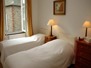Extra guest bedroom with two twin beds